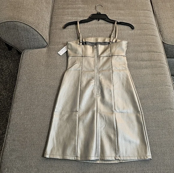Kirious Los Angeles Silver Gray Metallic Casual Basic Mini Dress Size Small - Picture 2 of 5